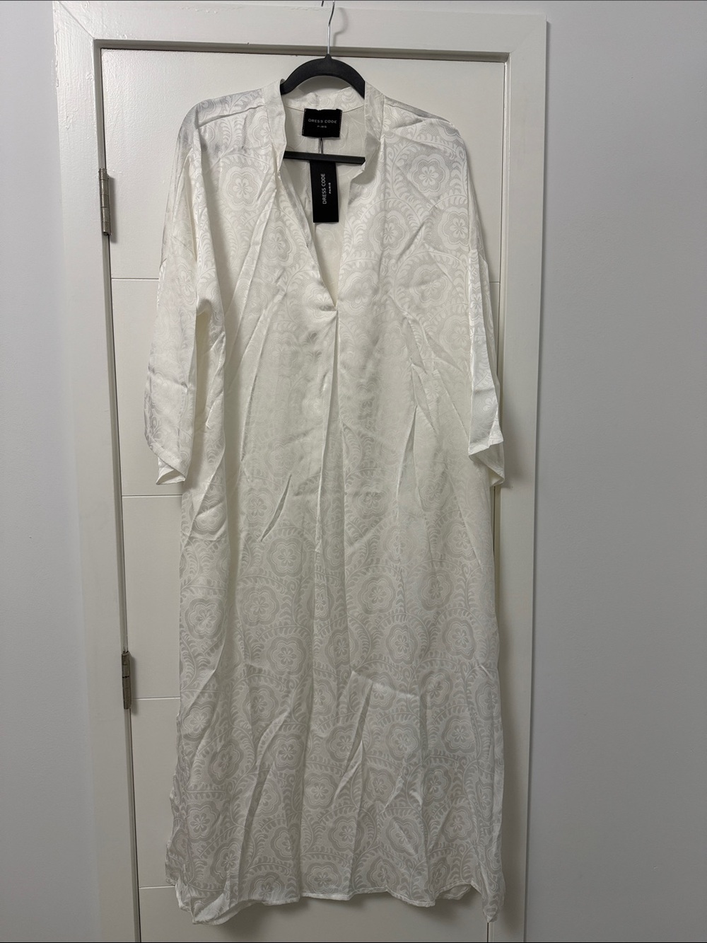 White Jacquard Long Kimono Robe